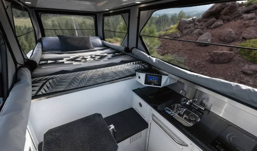 Hummer EV EarthCruiser